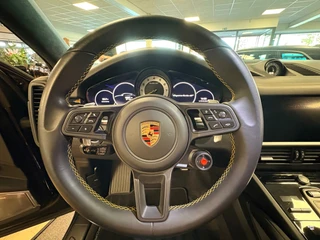 Porsche Cayenne Coupé 4.0 Turbo GT 641pk / Carbon dak / carbon pakket / 22inch / keramisch / dealer onderhouden / 17