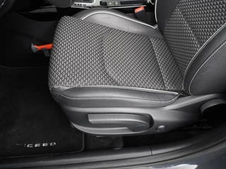 Kia XCeed 1.5 T-GDi DynamicPlusLine 160pk  Airco - Apple Carplay/Android Auto - Cruise Control - Verwarmde Voorstoelen - Dodehoekdetectie Fabrieksgarantie tot 03-2031 / 20