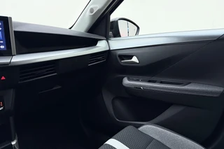 Opel Frontera Electric GS 44 kWh | Navigtatie | 8 Jaar speciale garantie | Stoel & Stuurverwarming | Camera | Dakrails | Extra getint glas | Cruise control | DAB Radio / 29