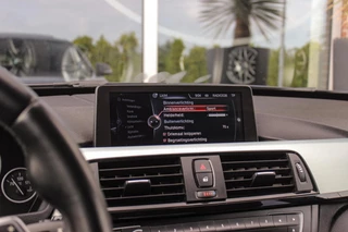 BMW 3-serie Gran Turismo 320i High Executive | Sport Line | NL auto | Keyless entry | Panoramadak | Xenon | HiFi audio | Navigatie Professional | Cruise control | M-sportstuur | PDC / 29