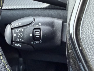 Peugeot 208 100pk GT (Camera - Keyless Entry - Parkeersensoren V+A - LED - Navigatie - Automatische Airco - Draadloos laden - Apple Carplay - 3D Cockpit) / 22