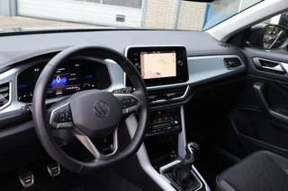 Volkswagen T-ROC 1.0 TSI Edition Stoelverwarming Lane-assist / 2