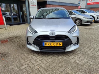 Toyota Yaris 1.5 Hybrid 115 DYNAMIC NL-AUTO STOEL/STUURVERW BLIND SPOT PARK-SENSOREN NAVI CAMERA CLIMA AD-CRUISE APPLE/ANDROID KEYLESS 16'' LM-VELGEN / 13