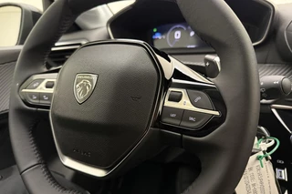 Peugeot 208 1.2 Hybrid 110 e-DCS6 Allure | 360° Camera | Navigatie | Apple Carplay & Android Auto | 16'' LM Velgen | Climate Control / 19