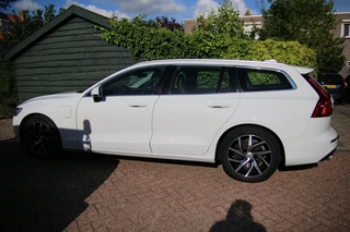 Volvo V60 2.0 T6 TE AWD MomPro / 39