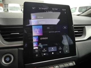 Renault Captur 1.6 E-Tech Plug-in Hybrid 160 Intens | Panorama dak | Achteruitrijcamera | Lichtmetalen velgen | Navigatie | Cruise control | Stoelverwarming | / 29
