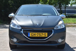Peugeot 208 1.2 PureTech Style  | NL-Auto | Navi | Cruise Control | Airco | Bluetooth | Park.sensoren | LM-Velgen | NAP / 4