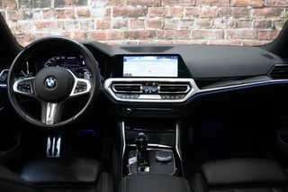 BMW 3 Serie Touring M340i xDrive High Executive M Sport Pakket Automaat  / Live Cockpit Professional / Panoramadak / Trekhaak / Individual Leder Merino / Driving Assistant / M Sport Differentieel / Harman Kardon / M Adaptief Onderstel / Safety Pack / Head-Up Display / 19 Inch / Stoelverwarming voor+achter / 20