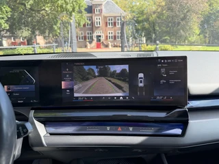BMW i5 Touring eDrive40 Business Edition 84 kWh | SOH 96% | Pano | BTW | / 19
