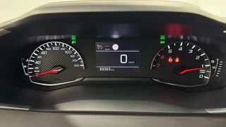 Peugeot 2008 1.2 PureTech Blue Lease Active NAVI CRUISE CARPLAY / 24