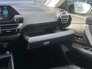 Citroen C4 1.2 Puretech 130pk Business Plus | Trekhaak | Adaptive Cruise Control | Comfort Stoelen | Navigatie | Climate Control | Keyless Entry/Start | DAB | Full LED | Apple Carplay/Android Auto | Parkeercamera/-sensoren | Head-Up Display | / 16