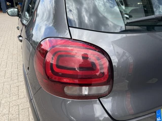 Citroen C3 1.2i Feel Edition | Navigatie | Cruise Control | Climate Control | Mistlampen | Parkeersensoren | Apple Carplay / Android Auto | Airbumps | Elektrisch Pakket | Multifunctioneel Stuurwiel | Zwart Dak | / 20