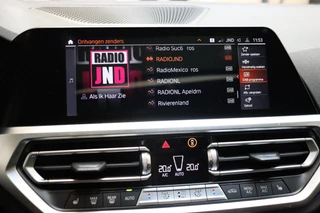 BMW 3 Serie Sedan 320i High Executive M Sport Pakket Automaat  / Live Cockpit Professional / Schuif-/kanteldak / Achteruitrijcamera / Stoelverwarming / DAB / Shadow Line / Apple CarPlay / LED / 19 Inch / Extra Getint Glas / 26