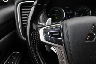 Mitsubishi Outlander 2.0 PHEV Executive Edition / 23