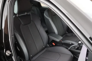 Audi A1 Sportback 30 TFSI 110pk S-Tronic S edition Sonos Keyless Stoelverwarming ACC LED Climate Control Carplay 2x S-Line / 2
