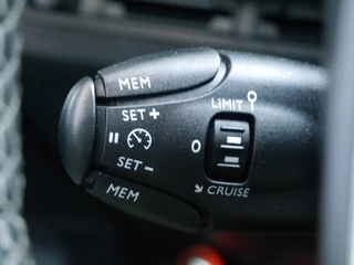 Peugeot 3008 1.2 PureTech Blue Lease Executive | Trekhaak | Navigatie | Climate control | Lichtmetalen velgen | Cruise control | Parkeersensoren achter | Apple carplay/Android auto / 21