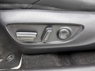 Toyota RAV4 2.5 Hybrid Dynamic | Camera | Navi | Cruise Control | Stoelverwarming | Electrische Stoelen / 28