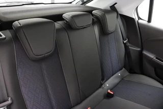 Opel Corsa-e Elegance 50 kWh | Uniek! Lage KM-stand! | Navigatie | Warmtepomp | Stoelverwarming | Apple Carplay/Android Auto | Climate control | Cruise control | LED koplampen | Lichtmetalen velgen / 15