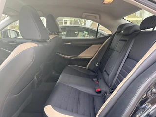 Lexus IS 300h Hybrid Sport Edition / 19