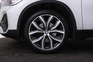 BMW X1 sDrive18d High Executive  Automaat, Panorama dak, Navigatie / 8