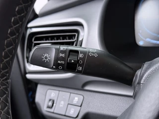 Kia Stonic 1.0 T-GDi MHEV DynamicLine  - Apple Carplay/Android Auto - Achteruitrijcamera - Cruise Control - - Fabrieksgarantie t/m 05-2032 / 25