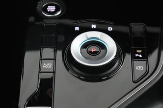 Kia Niro 1.6 GDi Hybrid DynamicLine  - Navigatie - Achteruitrijcamera - Apple & Android Carplay - Climate Control - Virena zekerheidspakket € 895,- / 28