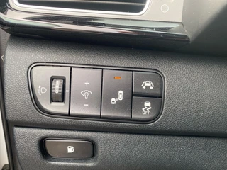 Kia Niro 1.6 GDi Hybrid ExecutiveLine | Dodehoekdetectie | Lederen bekleding | Stoelverwarming en ventilatie | 18 inch  LM-velgen | Elektr. stoel | Parkeercamera | / 27