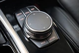 BMW X3 xDrive30i High Executive xLine Automaat  / Panoramadak / Trekhaak / Sportstoelen / Leder / 19 Inch / Driving Assistant Plus / Hifi / LED / Head-Up Display / Achteruitrijcamera / Stoelverwarming / Adaptief Onderstel / Multifunctioneel Instrumentenpaneel / 25