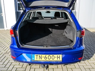 Seat Leon ST 1.0 EcoTSI Style Intense | Carplay | Keyless | Climate control | Cruise control | PDC v+a | Trekhaak / 22