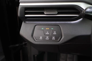 Volkswagen ID.4 First 77 kWh SOH 90% Trekhaak Stoelverwarming Camera Navigatie / 16