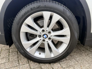 BMW X1 xDrive20i High Executive  | Afn. trekhaak | Pano | LED | Leder | Sportstoelen | Apple/Android | Stoelverwarming / 18