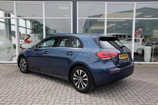 Mercedes A-klasse 180 Business Solution AMG|Automaat|Camera|Stoelverw.|Navi| / 30