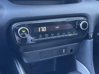 Toyota Yaris 1.5 Hybrid Dynamic APPLE/ANDROID CARPLAY TREKHAAK PARKEERCAMERA / 16