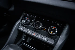 Skoda Karoq 1.5 TSI ACT Sportline Business | Autom. | Navi | PDC | Cruise | LED / 69