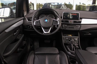 BMW 2-serie Active Tourer 225xe Luxury | Driving Assistant Plus | Panoramadak | Fileassistent | Active Cruise control | Head-up | HiFi audio | Sportstoelen | Rijstrooksensor | Keyless entry / 11