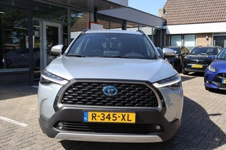 Toyota Corolla Cross 2.0 HYBRID 184PK FIRST-EDITION BLIND-SPOT EL-ACHTERKLEP LM-VELGEN KEYLESS PARK-SENSOREN STOELVERW DRAADLOOS-LADEN AD-CRUISE BLUETOOTH / 29
