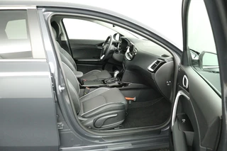 Kia Ceed 1.5 T-GDi DynamicPlusLine Automaat *DEMO* - Trekhaak - Navigatie - Stoel-/stuurverwarming - Cruise Control - Climate Control - Fabrieksgarantie tot 04-2032 / 26