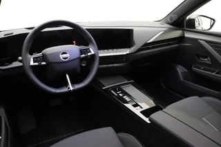 Opel Astra 1.2 Turbo 145pk Hybrid GS 145 PK Automaat | Navigatie | Panoramisch schuif/kanteldak | Stoel & Stuurverwarming | Climate control | Rondomzicht camera | Extra getint glas | 18" Lichtmetalen velgen / 19