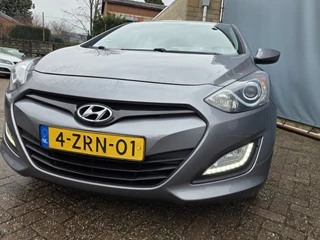 Hyundai i30 1.6 GDI i-Drive Cool AIRCO LM / 6