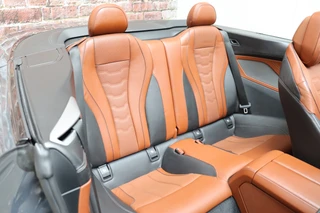 BMW 8 Serie M850i xDrive High Executive M Sport Pakket Automaat  / Live Cockpit Professional / Individual Leder Merino / Driving Assistant / Carbon Exterieur / Active Steering / Laserlight / M Sportremsysteem / Active Cruise Control met Stop en Go-functie / M Sportdifferentieel / Shadow Line / Achteruitrijcamera / Harman Kardon / 21