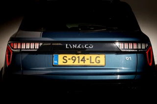 Lynk & Co 01 1.5 Plug-in Hybrid 262 Pk Panoramadak | 75 km Elektrisch | 360 Camera | Full Map Navi | NL Auto | 20 inch. LMV | 1e eigenaar / 45