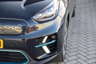 Kia e-Niro DynamicPlusLine 64 kWh|Schuif-kanteldak|Stoelverwarming|Camera|Clima|Cruise|Telefoon / 19