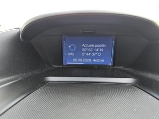 Ford Kuga 1.6 Titanium NAVI PDC TEL LM LEER TREKHAAK / 29