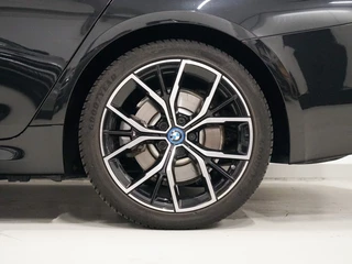 BMW 5 Serie Touring 530e xDrive M-Sport Panoramadak | Adapt. Cruise Control / 31