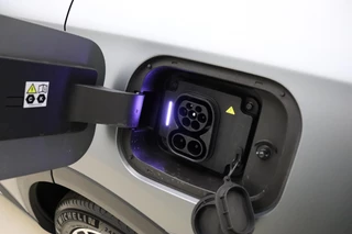 Omoda 9 Premium Hybride 537 PK Automaat | NIEUW MODEL | DEMO | Mat lak | Schuif/kanteldak | Lederen bekleding | Massagestoelen | Keyless | Stoel & Stuurverwarming | 7 jaar garantie / 22