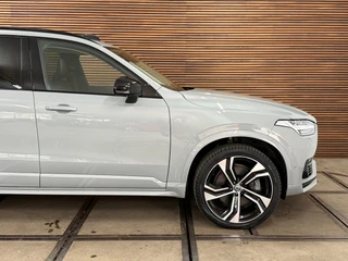 Volvo XC90 2.0 T8 Plug-in AWD Ultra Dark | Massage | Luchtvering | 22Inch | 7-Pers. | Pano |360°|H & K |Head-Up|Elektr Trekhaak / 22