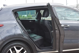 Kia Sportage 1.6 T-GDI 4WD GT-Line First Edition 177 PK  | NL-Auto | Camera | DAB | Nav | Leder | Keyless | Trekhaak | 4-Seasons / 14