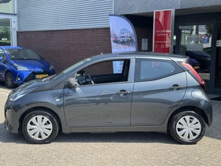 Toyota Aygo FUN 5-DEURS NL-AUTO AIRCO CENTRALE VERGRENDELING / 2