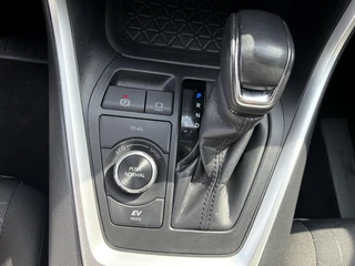Toyota RAV4 2.5 Hybrid AWD Dynamic LM-VELGEN PARK-SENSOREN STOELVERW APPLE/ANDROID AD-CRUISE CAMERA DAB+ / 21