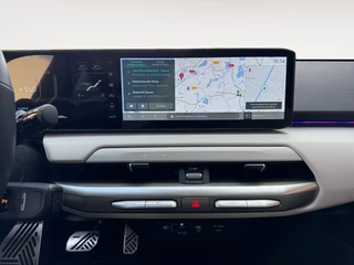 Kia EV4 Hatchback GT-Line Business Edition 81.4 kWh | Direct beschikbaar | Stoel-Stuur verwarming | Draadloos Apple Carplay - Android Auto | GT-Line Exterieur en Interieur Details | Kia Leiderdorp 071 760 06 00 / 22